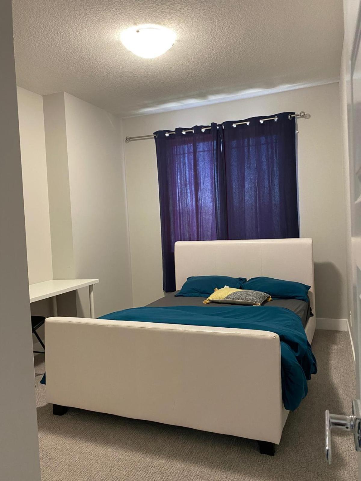 Flowealth Property Luxury Villa Near Lake Netflix Tv Wifi カルガリー エクステリア 写真