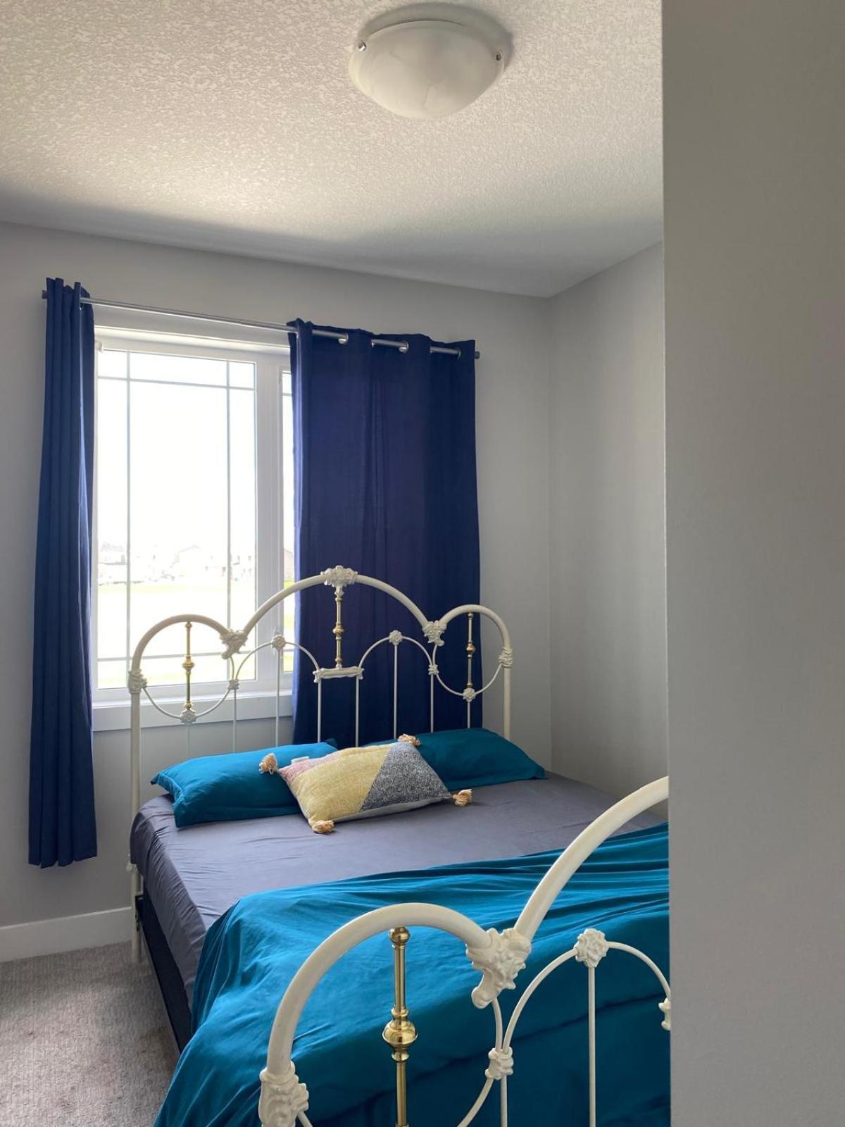 Flowealth Property Luxury Villa Near Lake Netflix Tv Wifi カルガリー エクステリア 写真